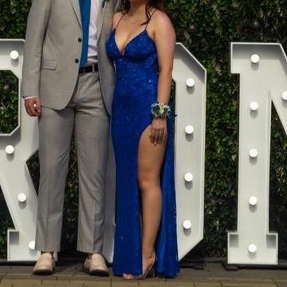 La Femme 31288 Size 4 Royal Blue Prom Dress - Picture 3 of 4